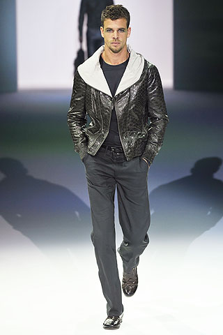 Giorgio Armani / - 2011